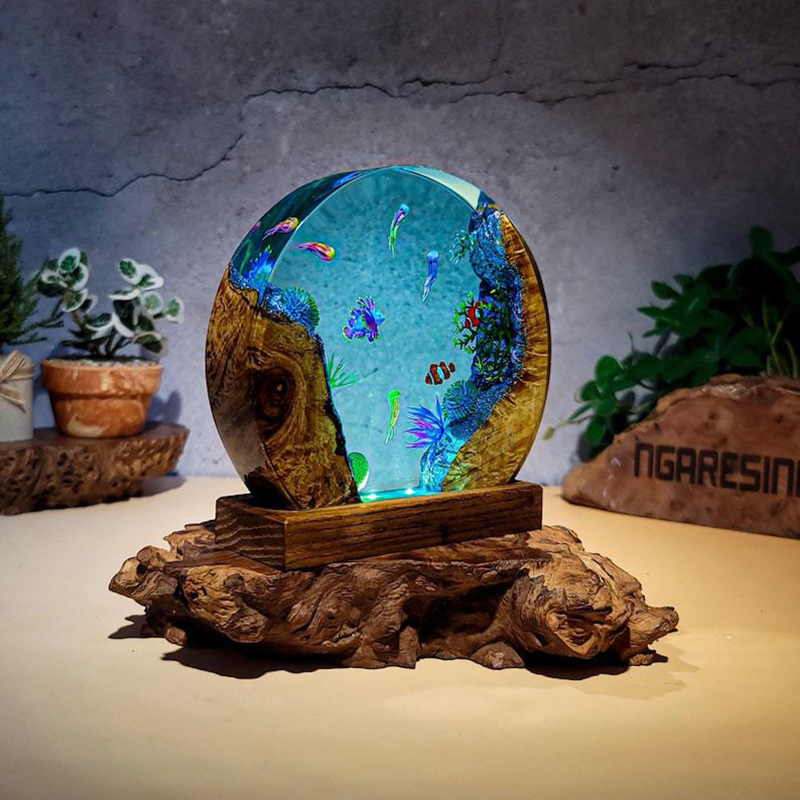 مصباح طاولة من الراتنج بتصميم  - مراجعة Aquarium & Marine Museum Ums وسعره